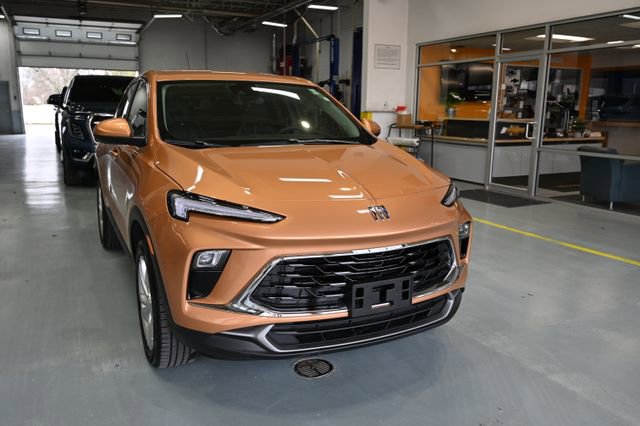 Used 2024 Buick Encore GX Preferred w/ Comfort Package image 3