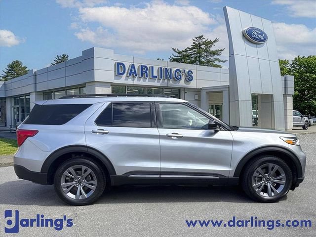 Used 2022 Ford Explorer XLT w/ Equipment Group 202A AWD/4WD image 4