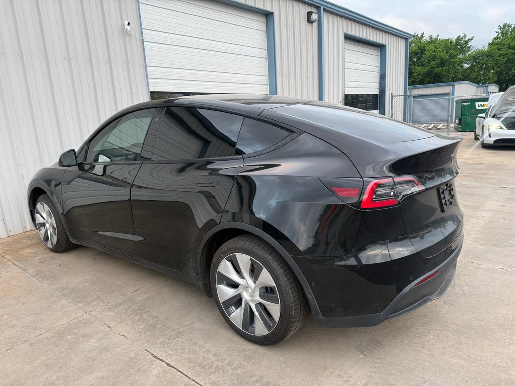 Used 2021 Tesla Model Y 2WD image 10