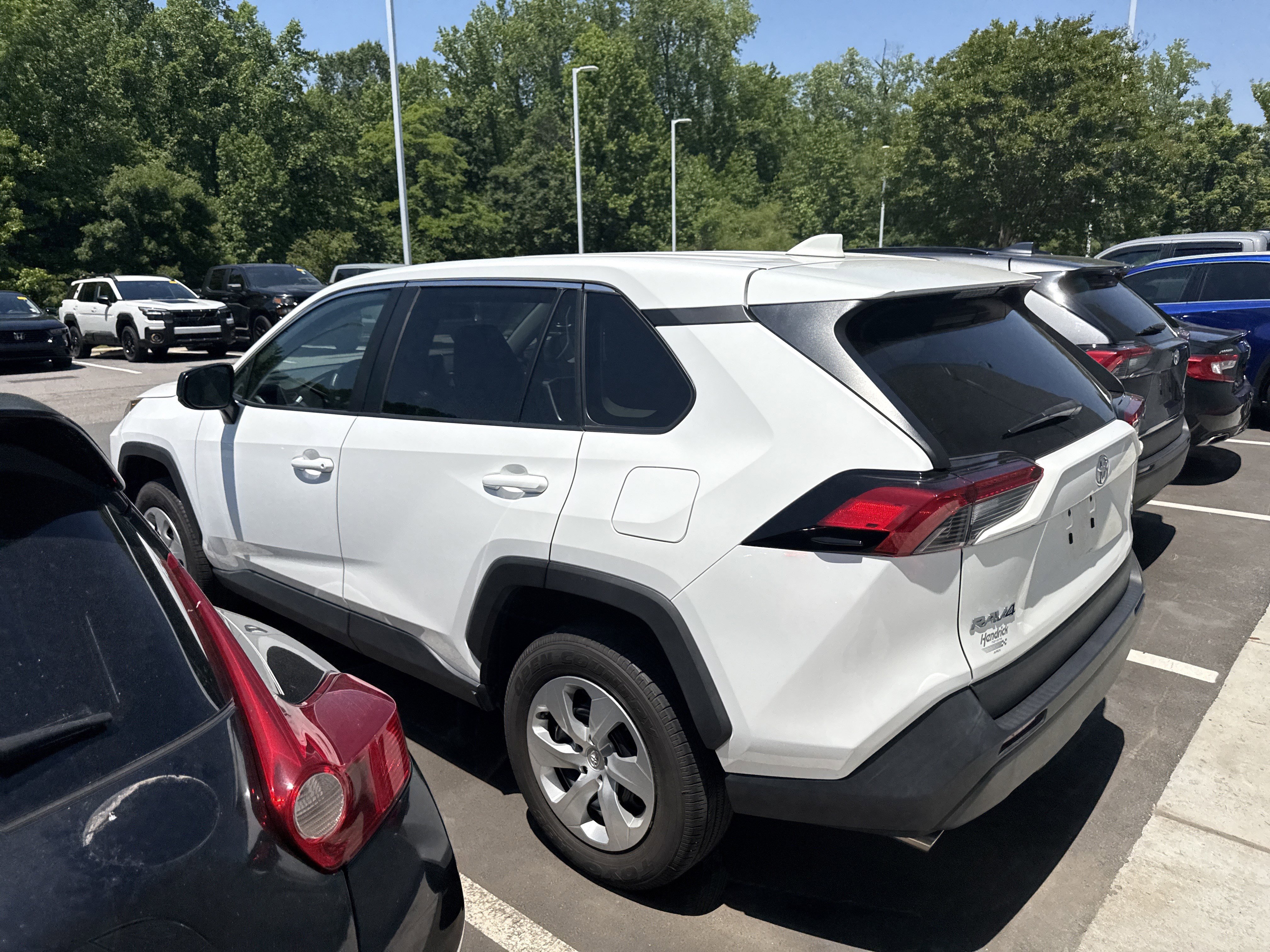 Used 2023 Toyota RAV4 LE FWD image 10