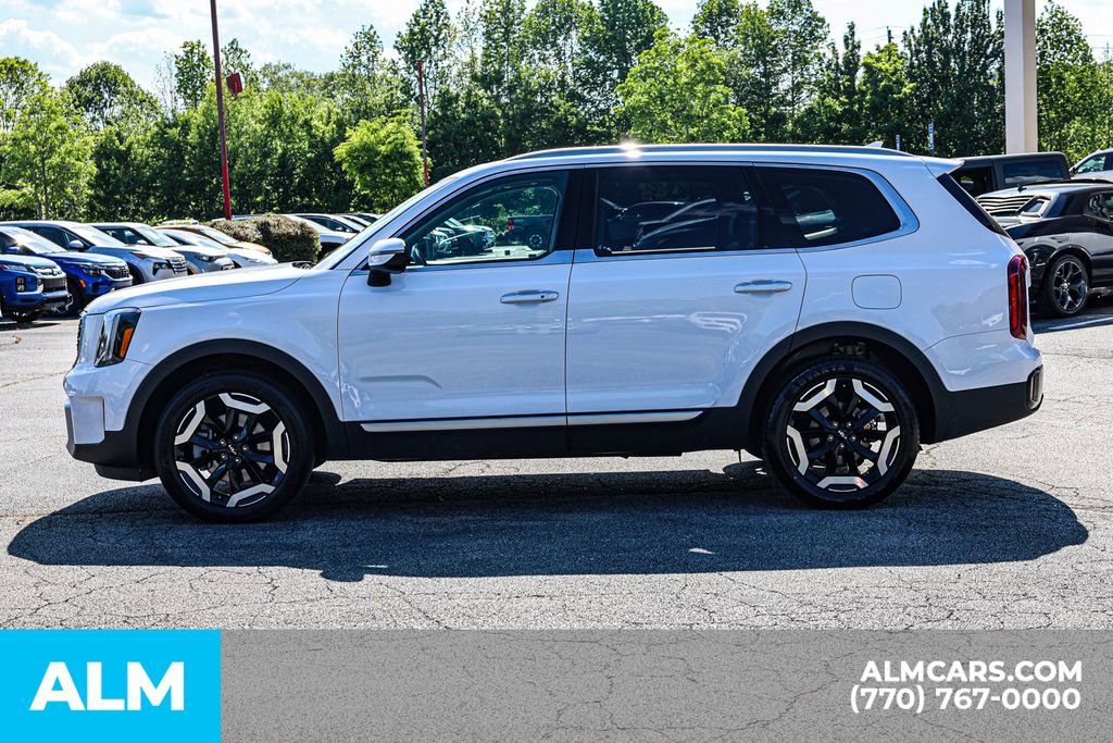 Used 2025 Kia Telluride S FWD image 9