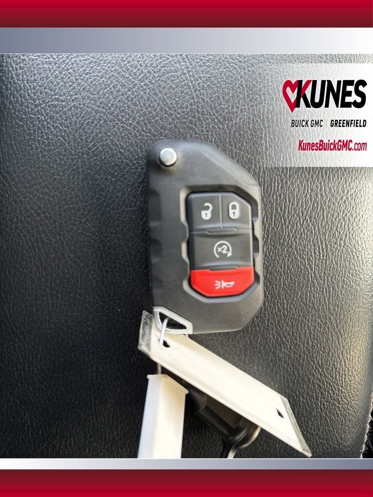 Used 2021 Jeep Wrangler Unlimited Sahara w/ Cold Weather Group image 39