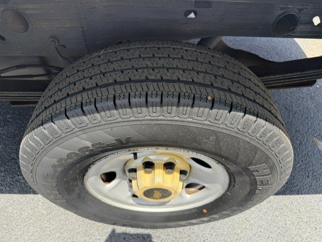 Used 2000 Chevrolet Silverado 2500 2WD Regular Cab w/ Firm Ride Suspension Pkg image 6