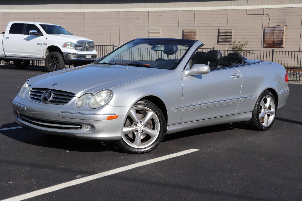 Used 2005 Mercedes-Benz CLK 320 Cabriolet image 3