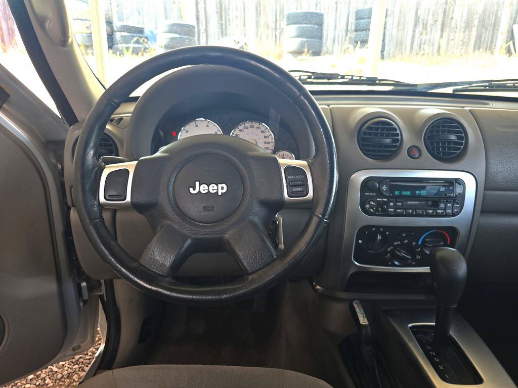 Used 2003 Jeep Liberty Limited AWD/4WD image 39