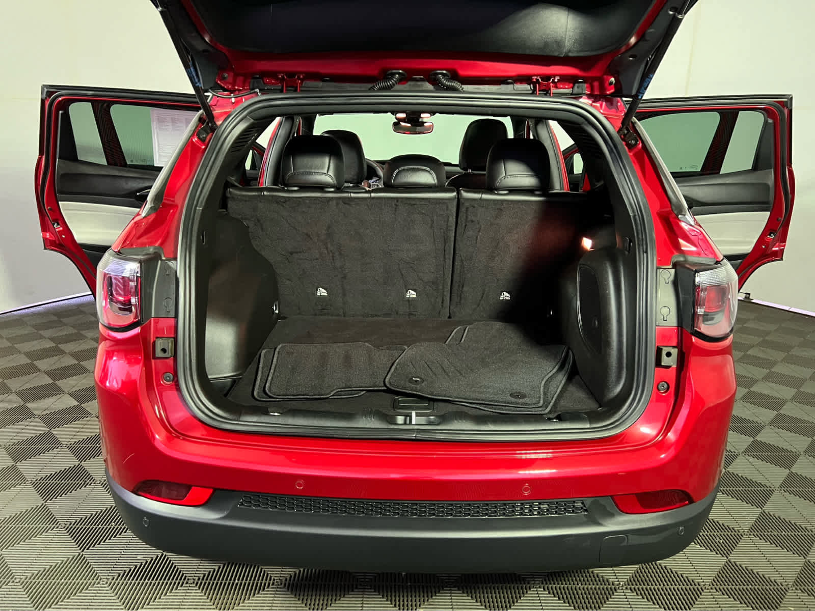 Used 2025 Jeep Compass Limited w/ Sun & Sound Group image 26