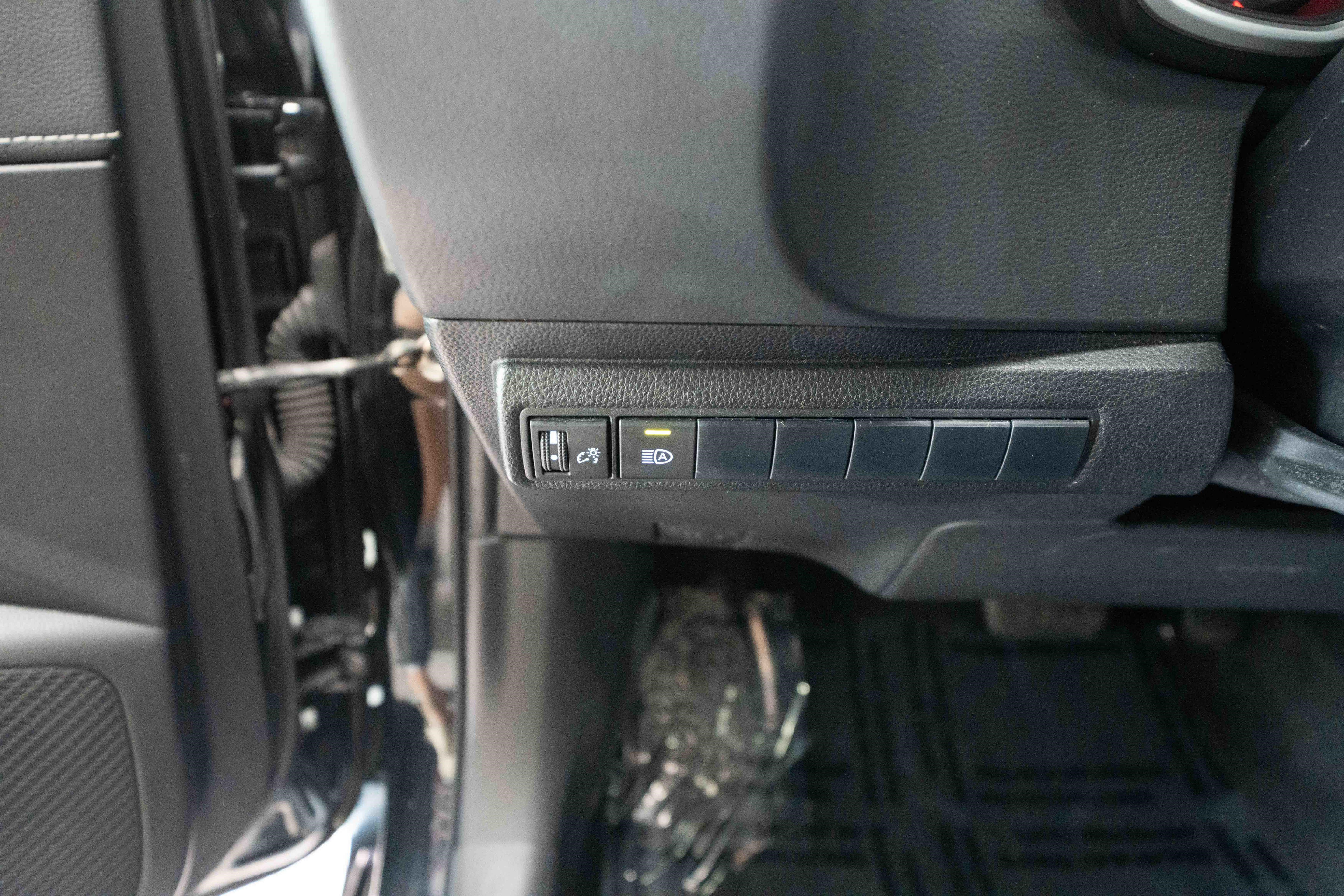 Used 2022 Toyota Corolla SE FWD image 11