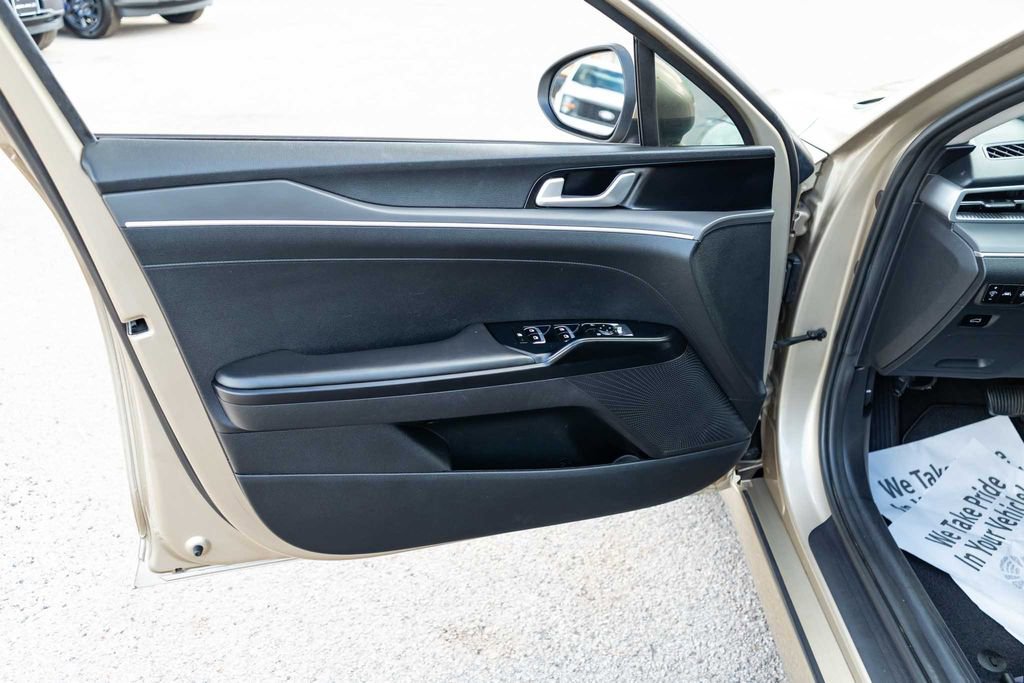 Used 2022 Kia K5 LXS FWD image 12