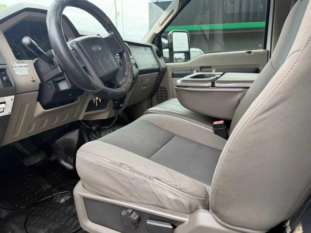 Used 2010 Ford F550 4x4 Regular Cab Super Duty image 12