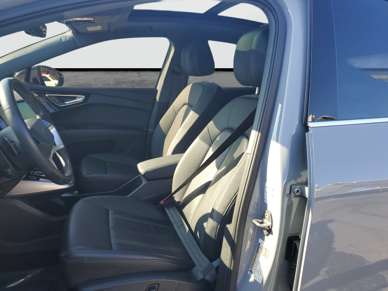 Used 2023 Audi Q4 e-tron Premium Plus AWD/4WD image 18