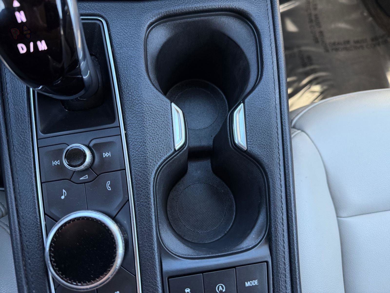 Used 2022 Cadillac XT4 Luxury w/ Cold Weather Package image 34