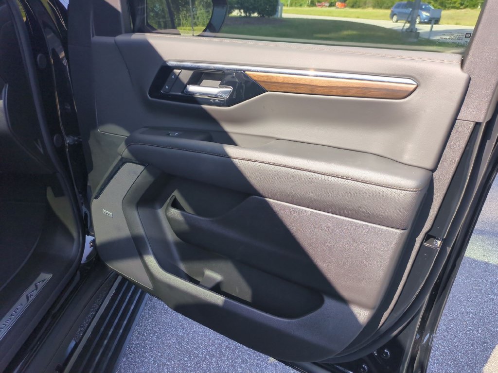 New 2026 Chevrolet Tahoe High Country AWD/4WD image 36