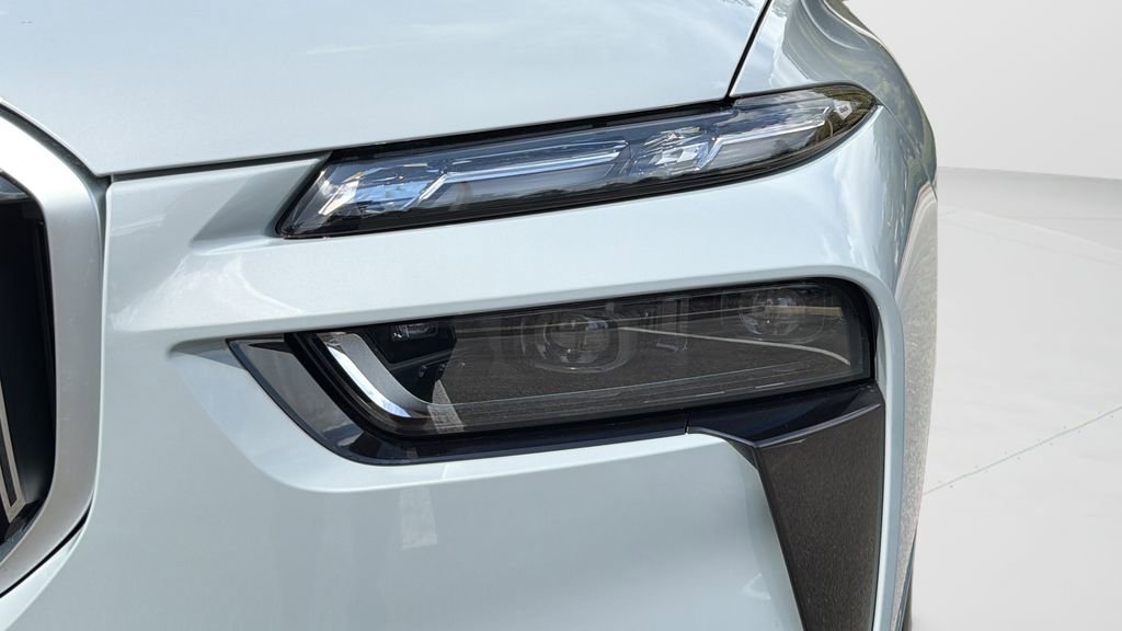 New 2026 BMW ALPINA XB7 image 26