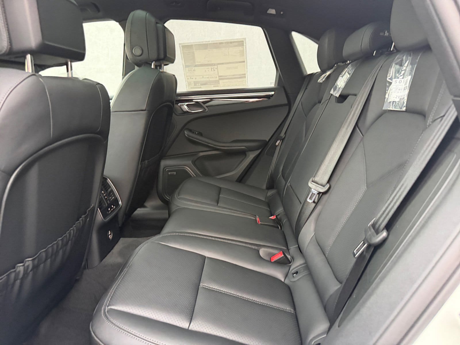 New 2026 Porsche Macan AWD/4WD image 17
