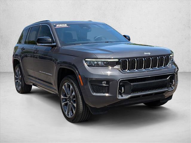 Used 2025 Jeep Grand Cherokee Overland w/ Luxury Tech Group IV AWD/4WD image 3