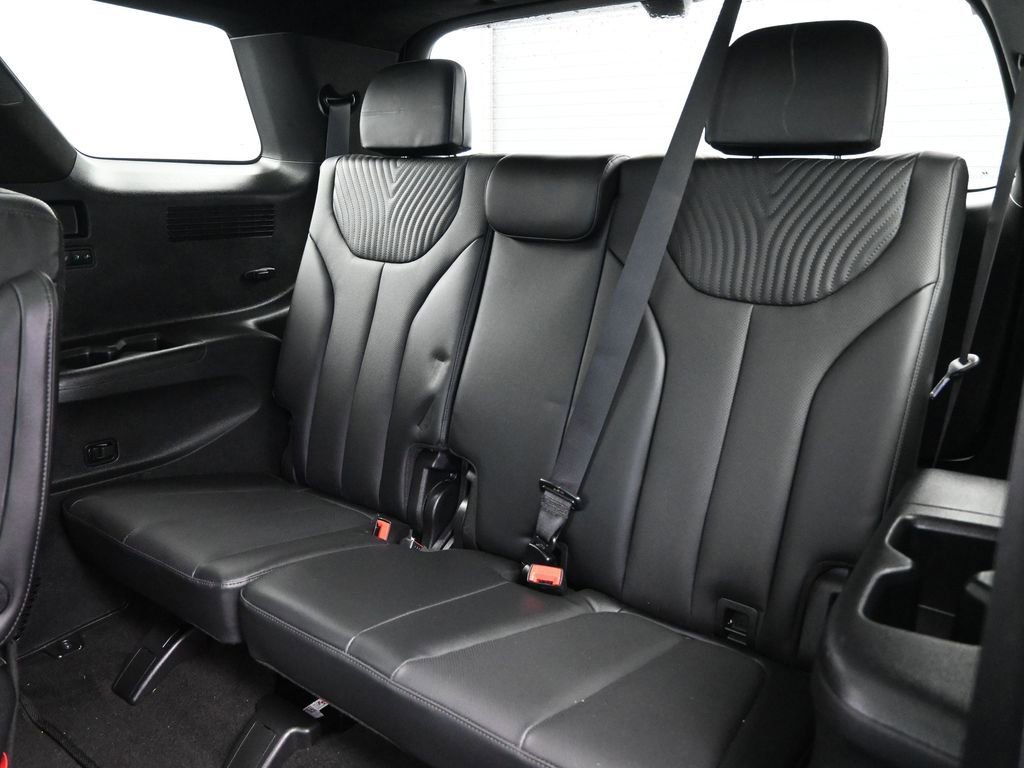 Used 2023 Hyundai Palisade Calligraphy image 32