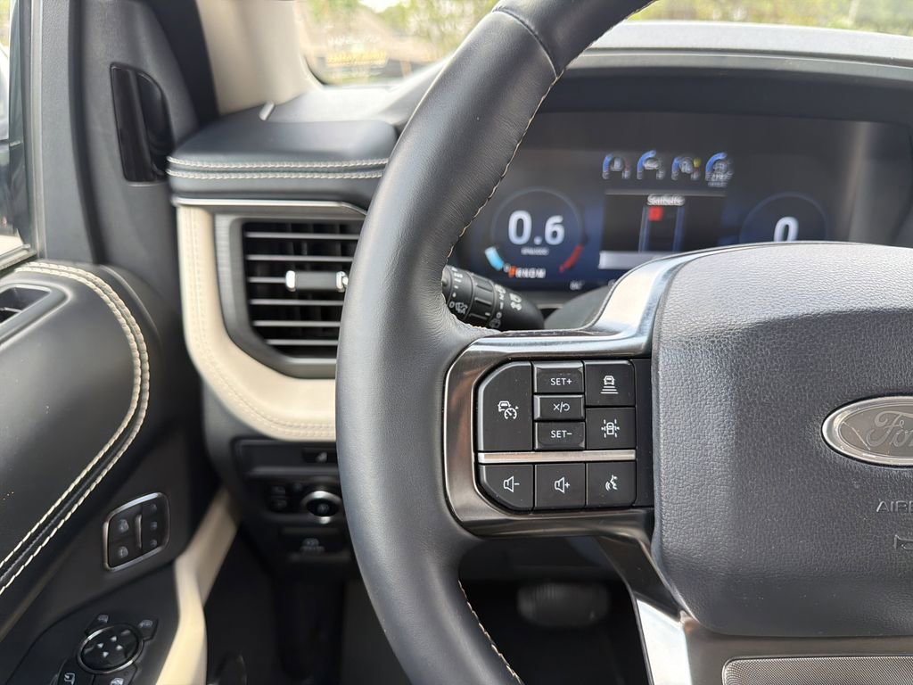 Used 2024 Ford Expedition Platinum RWD image 29
