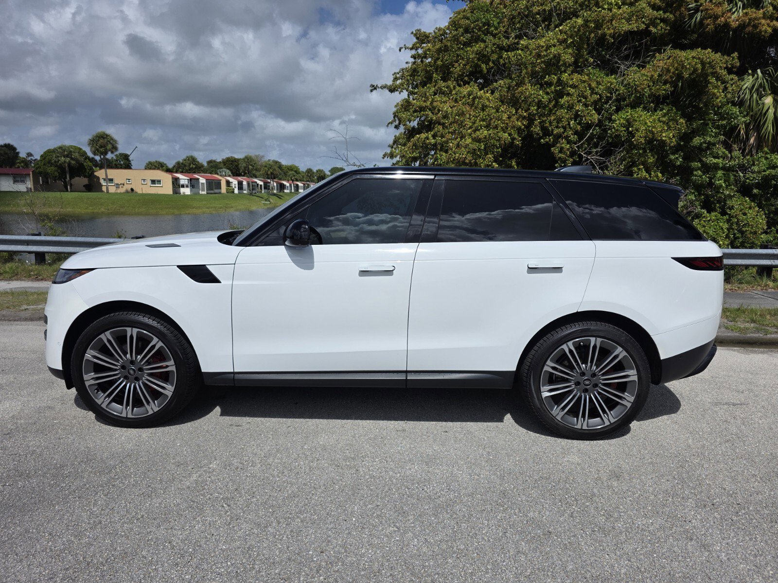 Certified 2023 Land Rover Range Rover Sport SE AWD/4WD image 7
