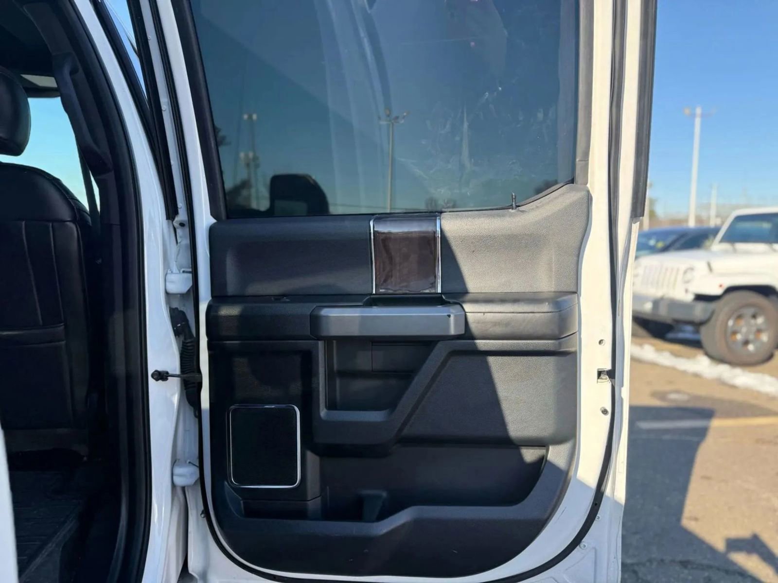 Used 2017 Ford F150 Platinum w/ Equipment Group 701A Luxury image 22