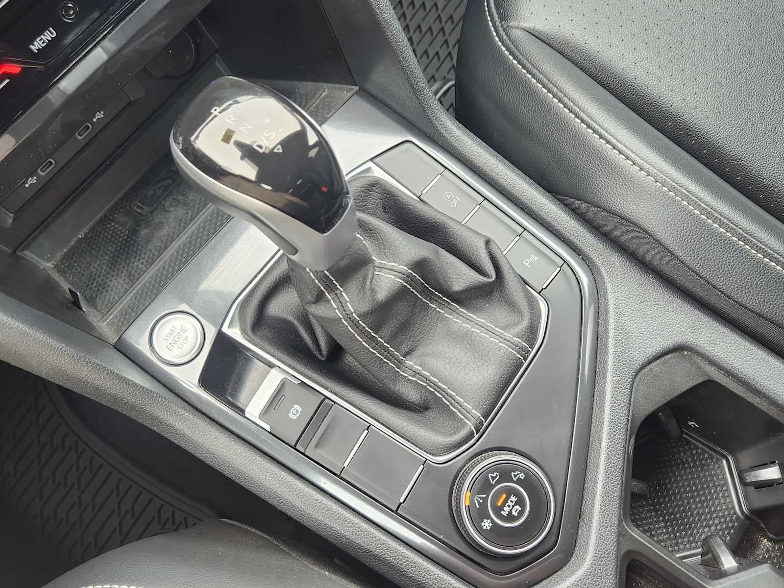 Used 2024 Volkswagen Tiguan SE R-Line AWD/4WD image 24