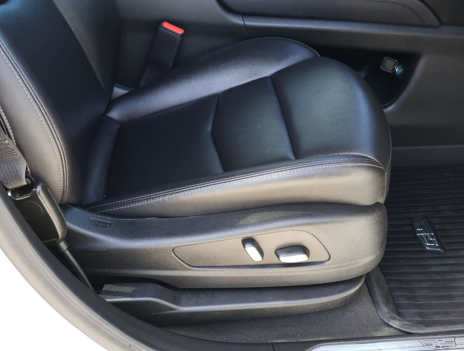 Used 2025 Cadillac XT5 Luxury w/ LPO, Floor Liner Package image 22