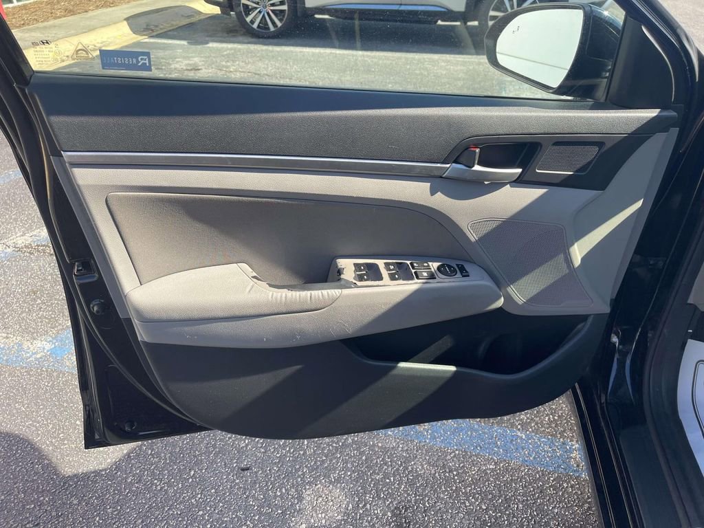 Used 2020 Hyundai Elantra Value Edition w/ Cargo Package (C1) image 18