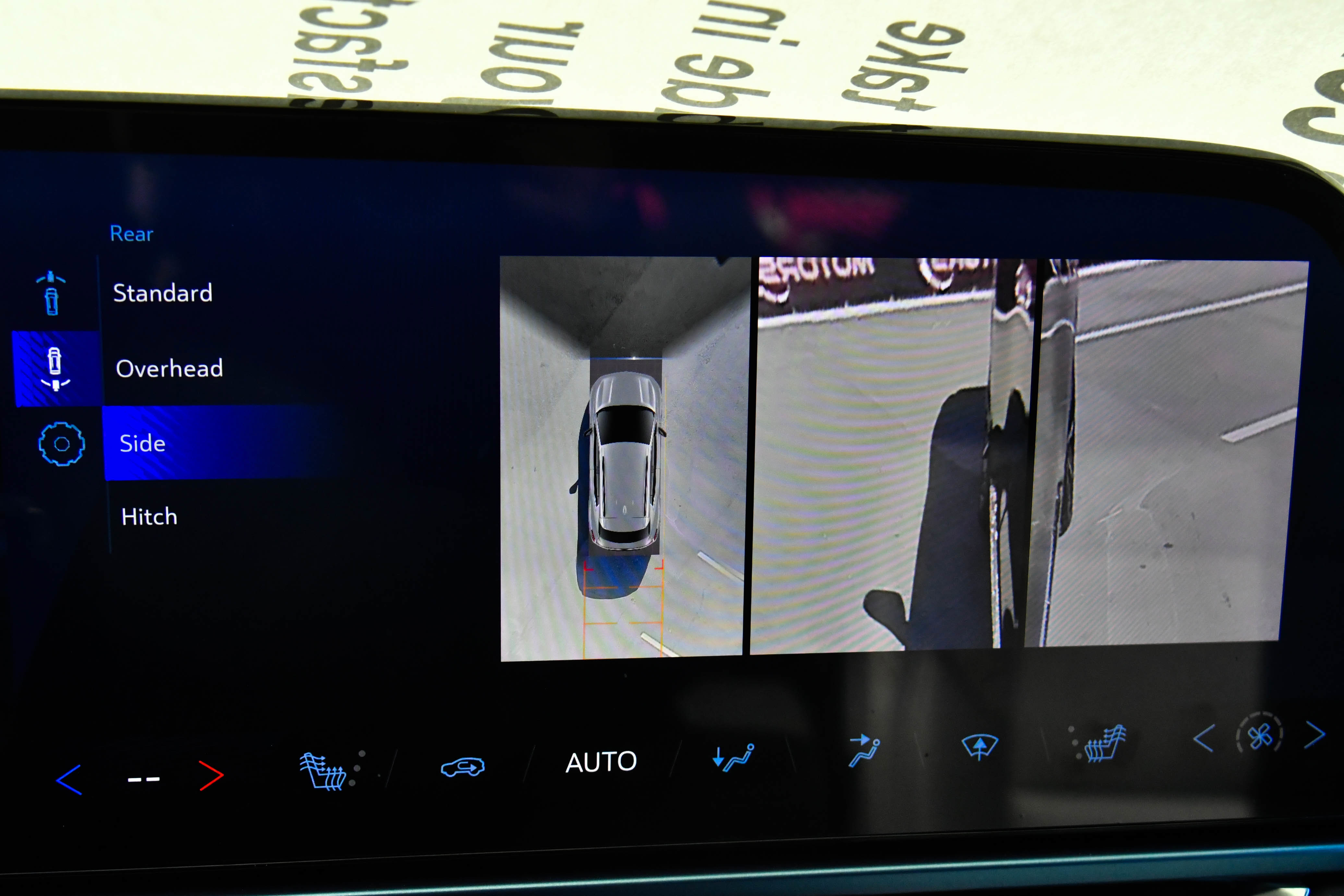 Used 2025 Chevrolet Equinox EV LT FWD image 21
