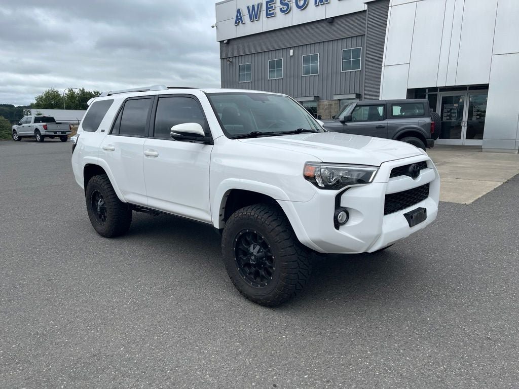 Used 2018 Toyota 4Runner SR5 Premium w/ Wilderness Package AWD/4WD image 4