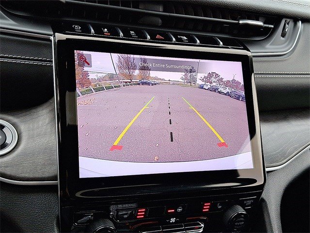 Used 2022 Jeep Grand Cherokee L Limited image 19