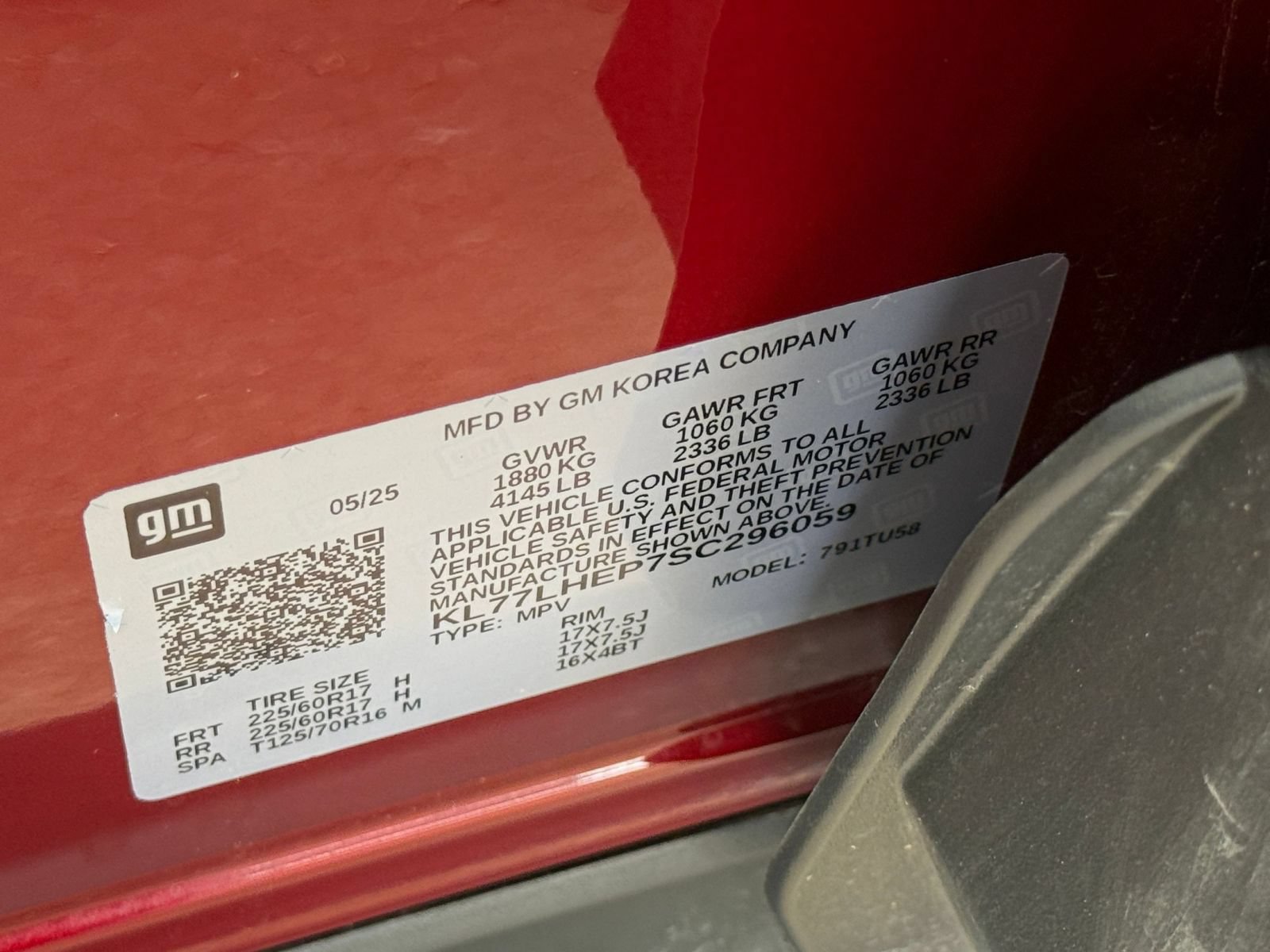 Used 2025 Chevrolet Trax LT FWD image 29
