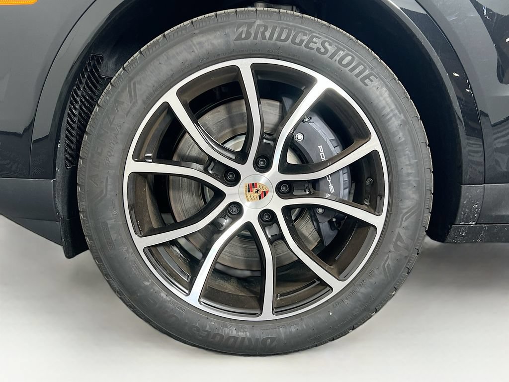 New 2026 Porsche Cayenne E-Hybrid Coupe AWD/4WD image 33