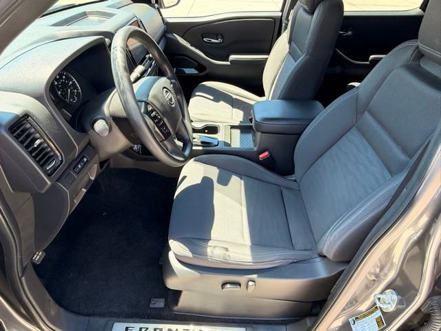 Used 2023 Nissan Frontier SV w/ Midnight Edition Package RWD image 12