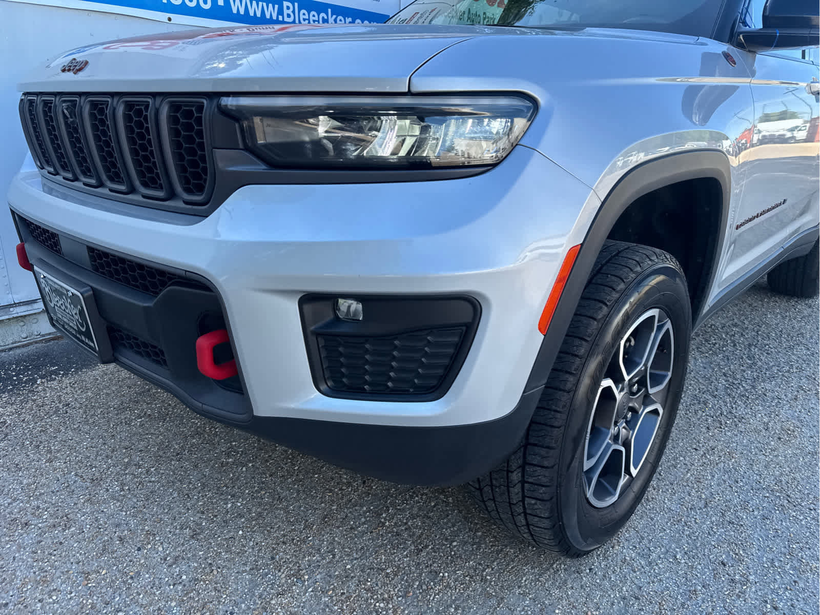 Used 2022 Jeep Grand Cherokee Trailhawk AWD/4WD image 10