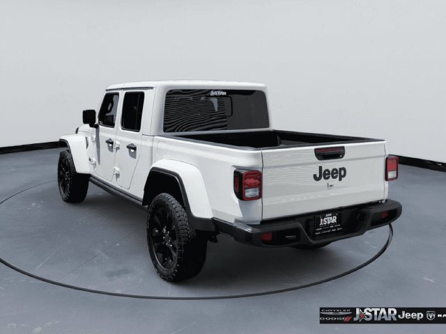 Used 2025 Jeep Gladiator Sport AWD/4WD image 7