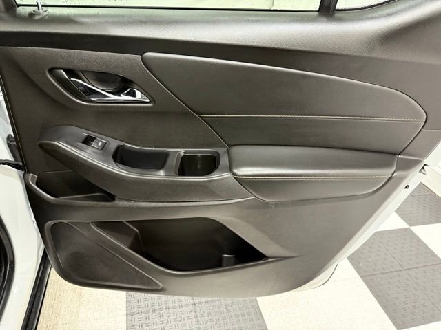 Used 2021 Chevrolet Traverse RS image 32