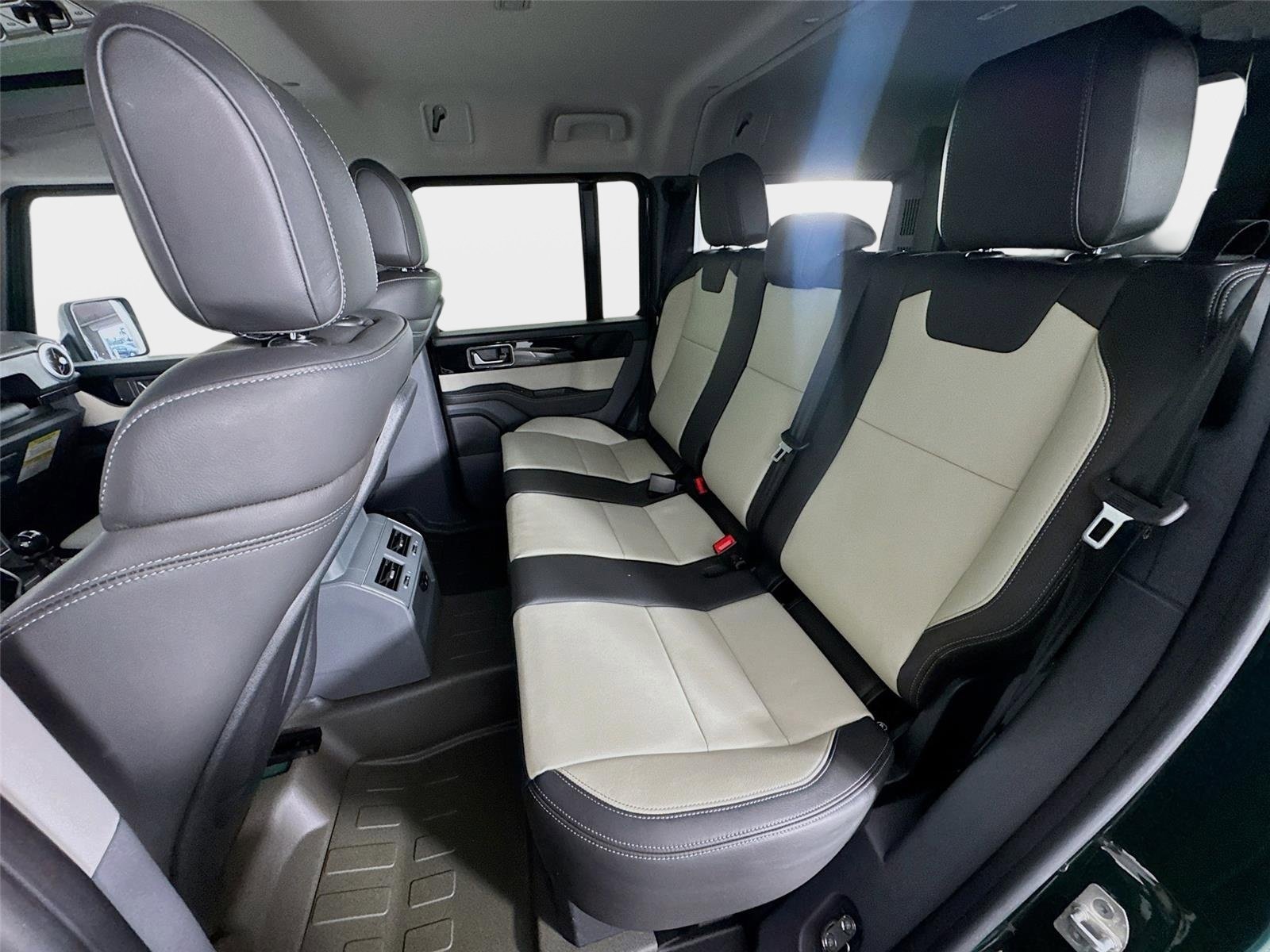 Used 2025 INEOS Grenadier AWD/4WD image 21