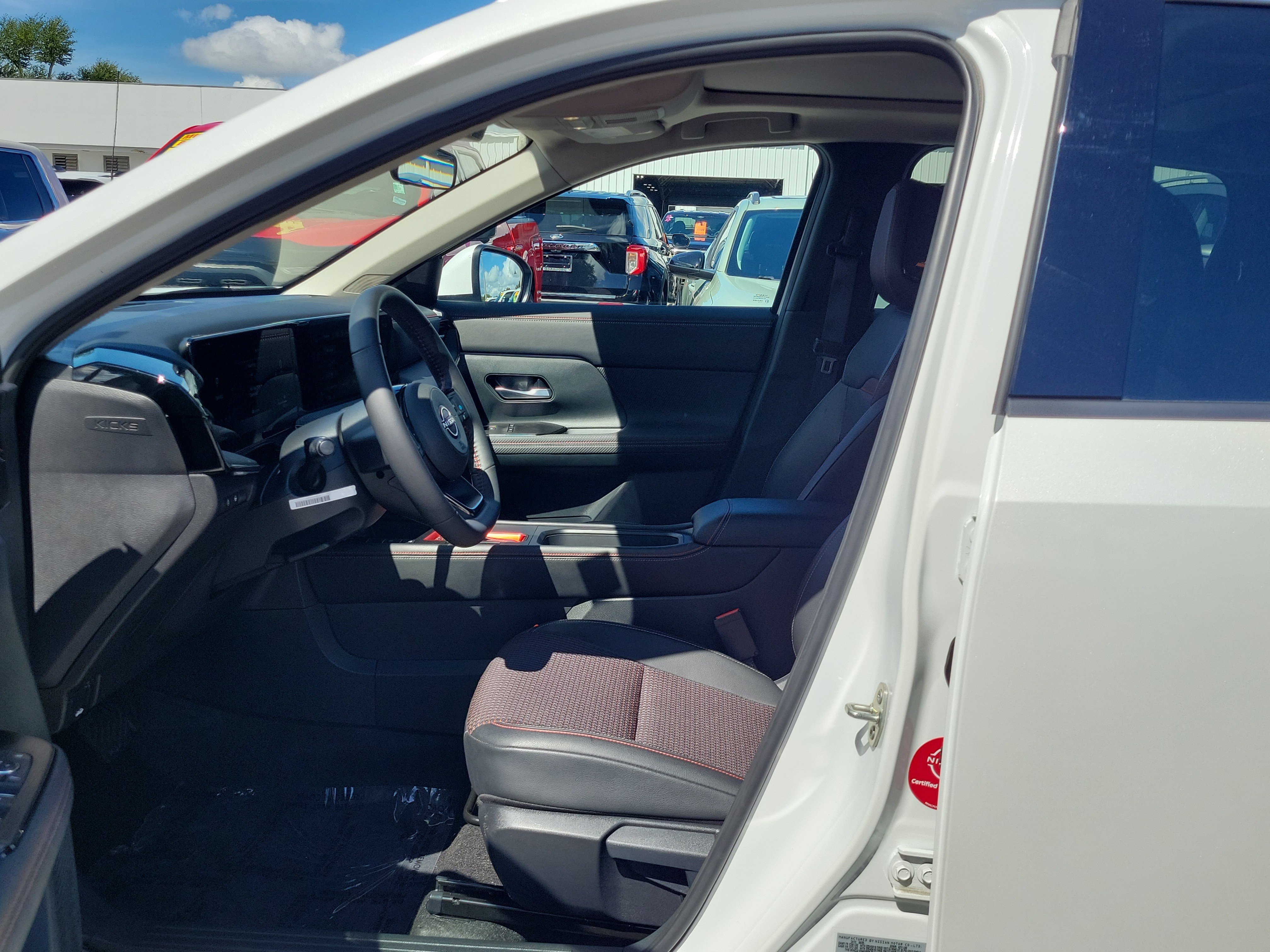 Used 2025 Nissan Kicks SR w/ SR Premium Package AWD/4WD image 19