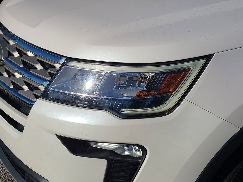 Used 2018 Ford Explorer XLT w/ Equipment Group 202A image 16