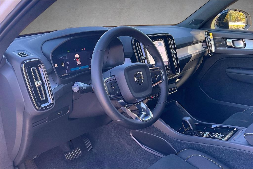 New 2026 Volvo XC40 B5 Ultra w/ Protection Package Premier AWD/4WD image 7