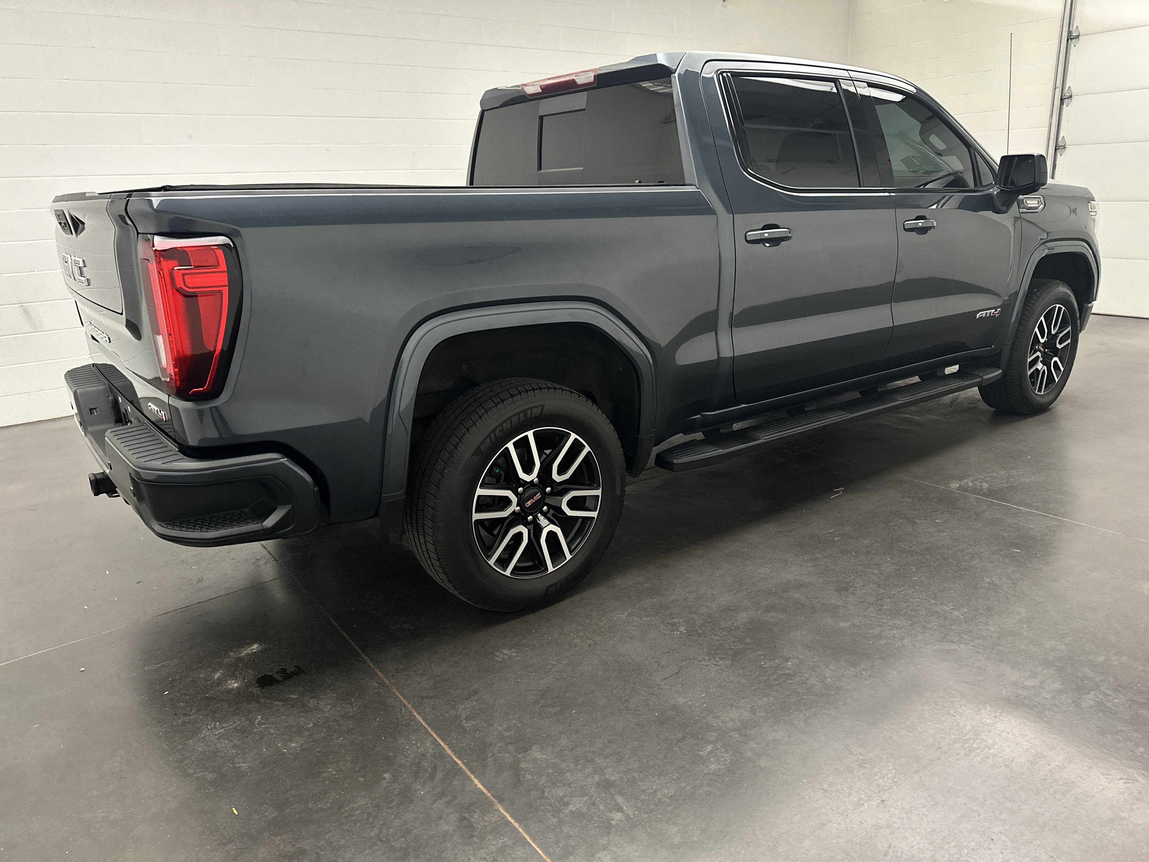 Used 2020 GMC Sierra 1500 AT4 w/ AT4 Preferred Package image 11
