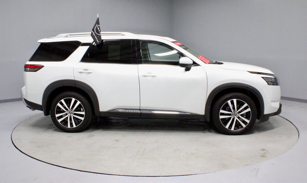 Certified 2025 Nissan Pathfinder Platinum w/ Cargo Package image 7