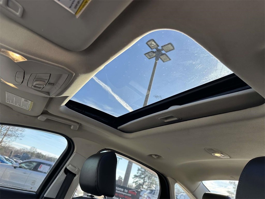 Used 2015 Ford Focus Titanium w/ Titanium Cold Weather Package image 19