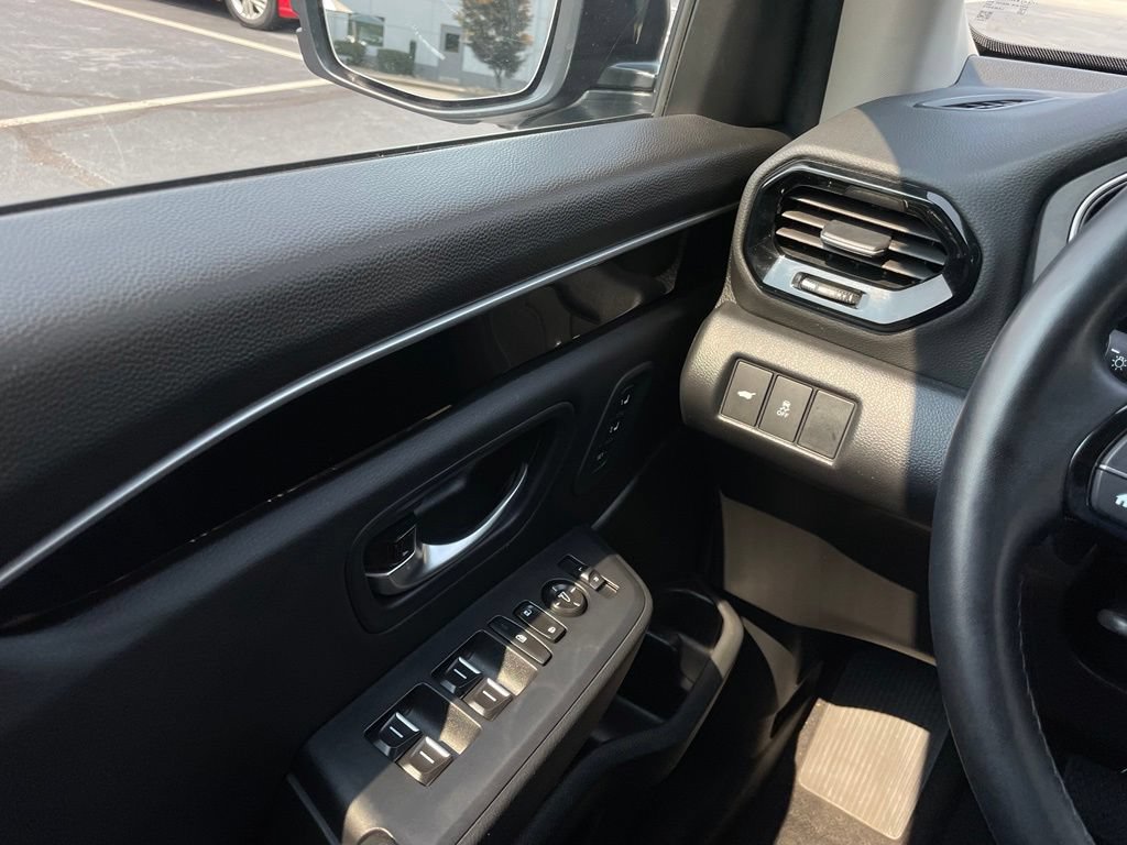 Certified 2025 Honda Pilot Touring image 23