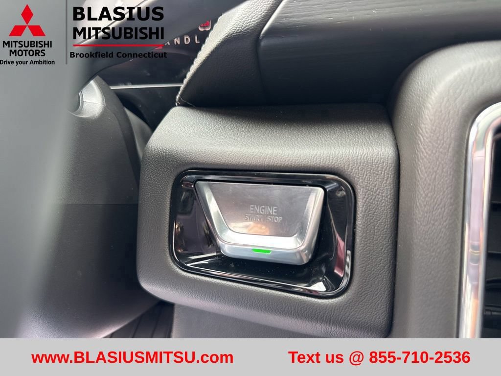 Used 2026 GMC Yukon Denali w/ Sun & Power Step Package AWD/4WD image 36
