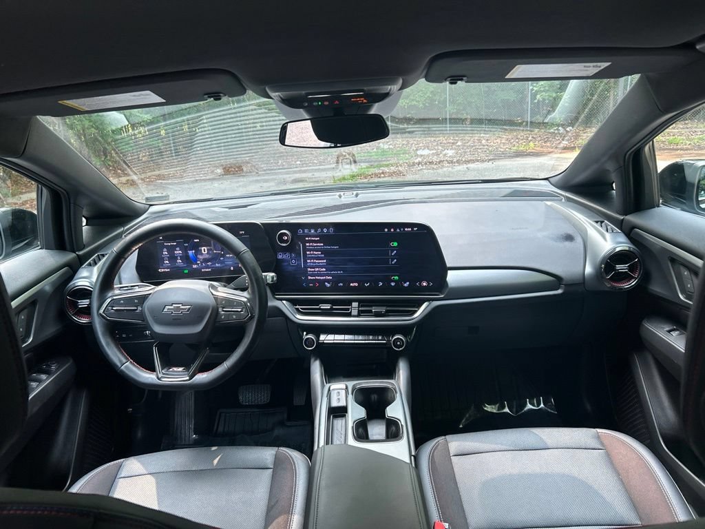 Used 2025 Chevrolet Equinox EV RS FWD image 29
