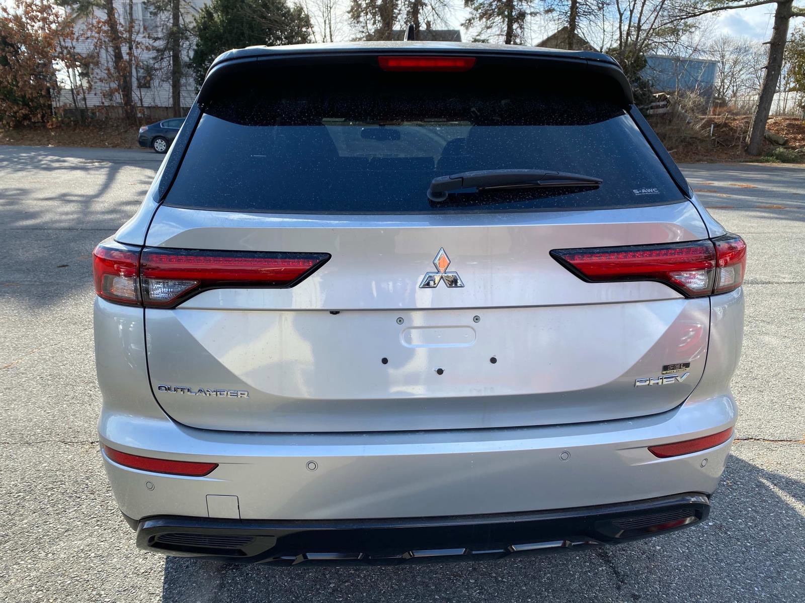 New 2025 Mitsubishi Outlander 4WD Plug-In Hybrid image 4