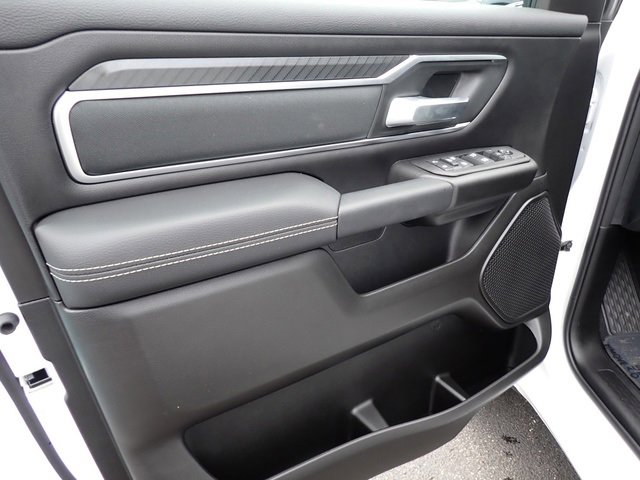 New 2026 RAM 1500 4x4 Crew Cab image 14