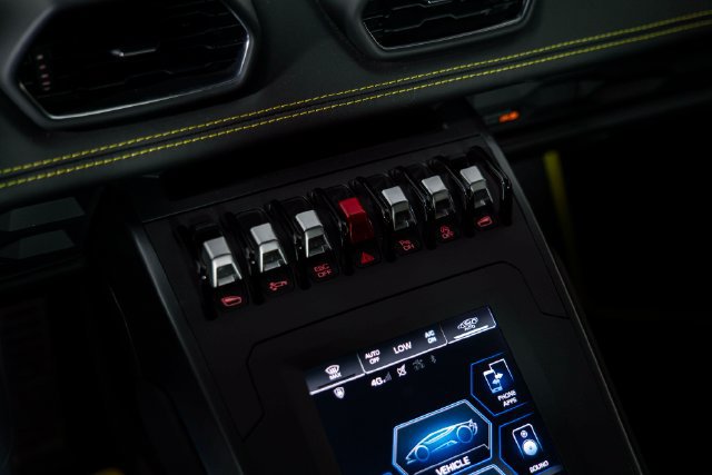 Used 2022 Lamborghini Huracan EVO RWD image 20