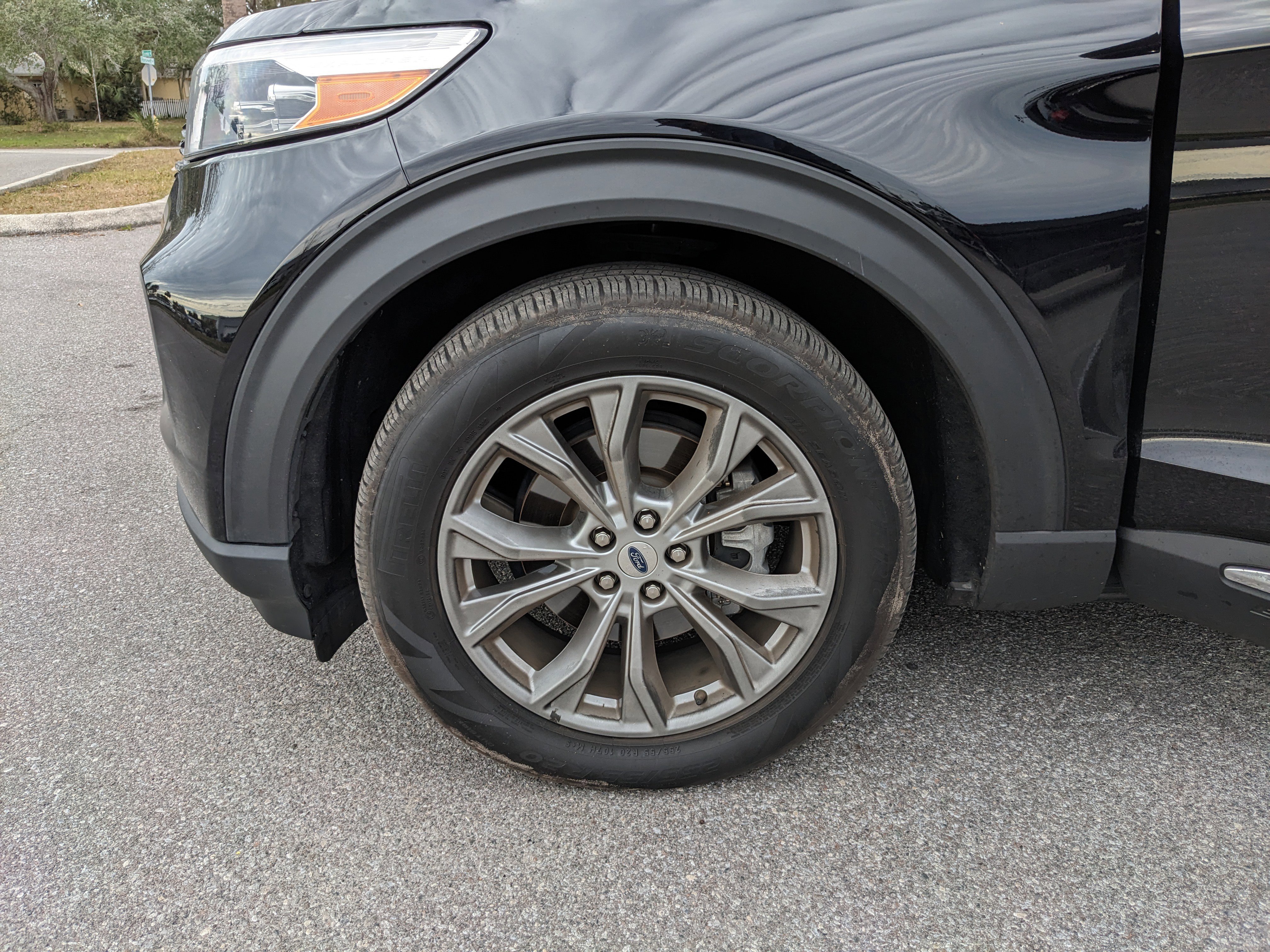 Certified 2022 Ford Explorer XLT w/ Equipment Group 202A image 34