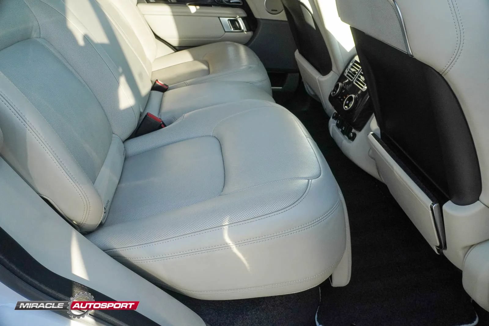 Used 2021 Land Rover Range Rover Autobiography AWD/4WD image 40